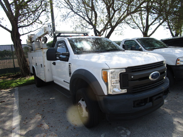 2017 FORD F-550 4X4 UTILITY TRUCK