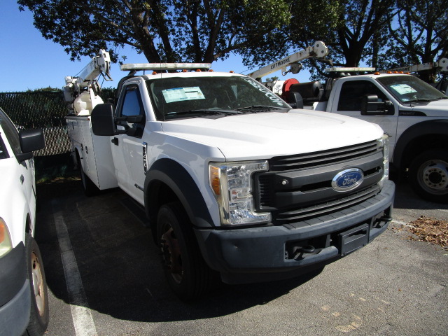 2017 FORD F-450 UTILITY TRUCK