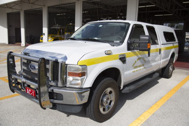 Type of Unit:&nbsp; Airport Captain 
Station:&nbsp; 81 
Year Built:&nbsp; 2008 
Manufacturer:&nbsp; Ford 
Chassis:&nbsp; F150