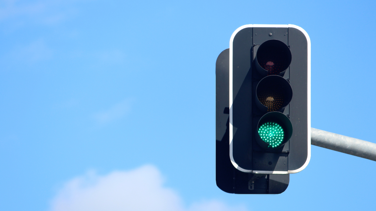 green traffic light 